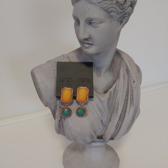 Jewelry - Baroque Style Pierced Earrings